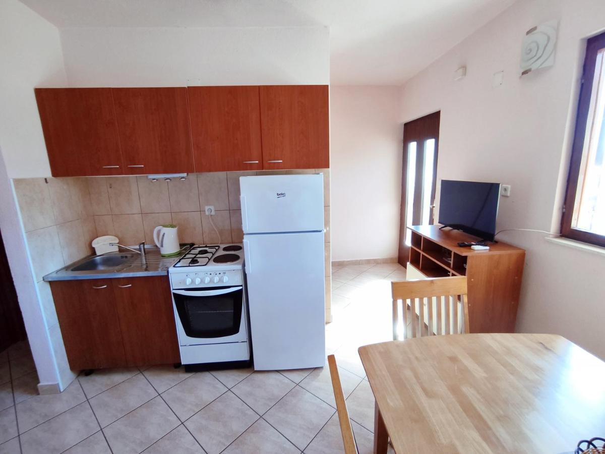 Apartment Studio Rogoznica (Sibenik-Knin)