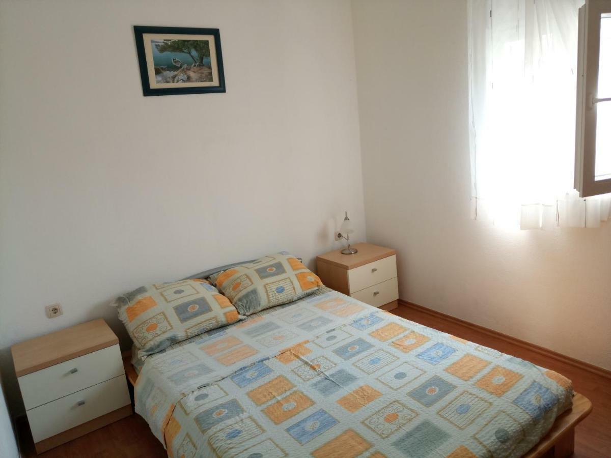 Studio Apartment *